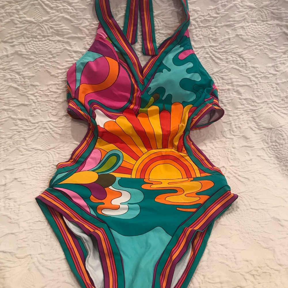 RARE Trina Turk swimsuit NWOT sz8
